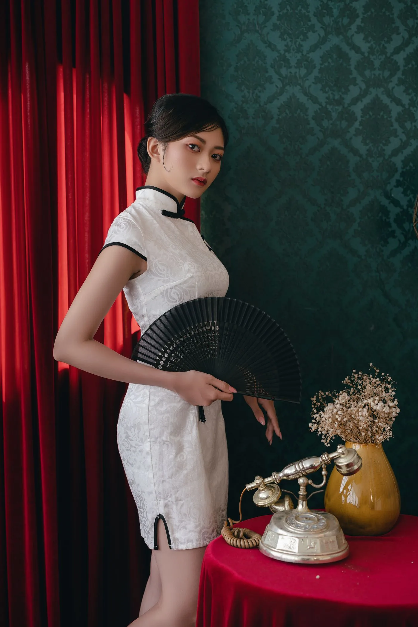 白色旗袍 优雅女性