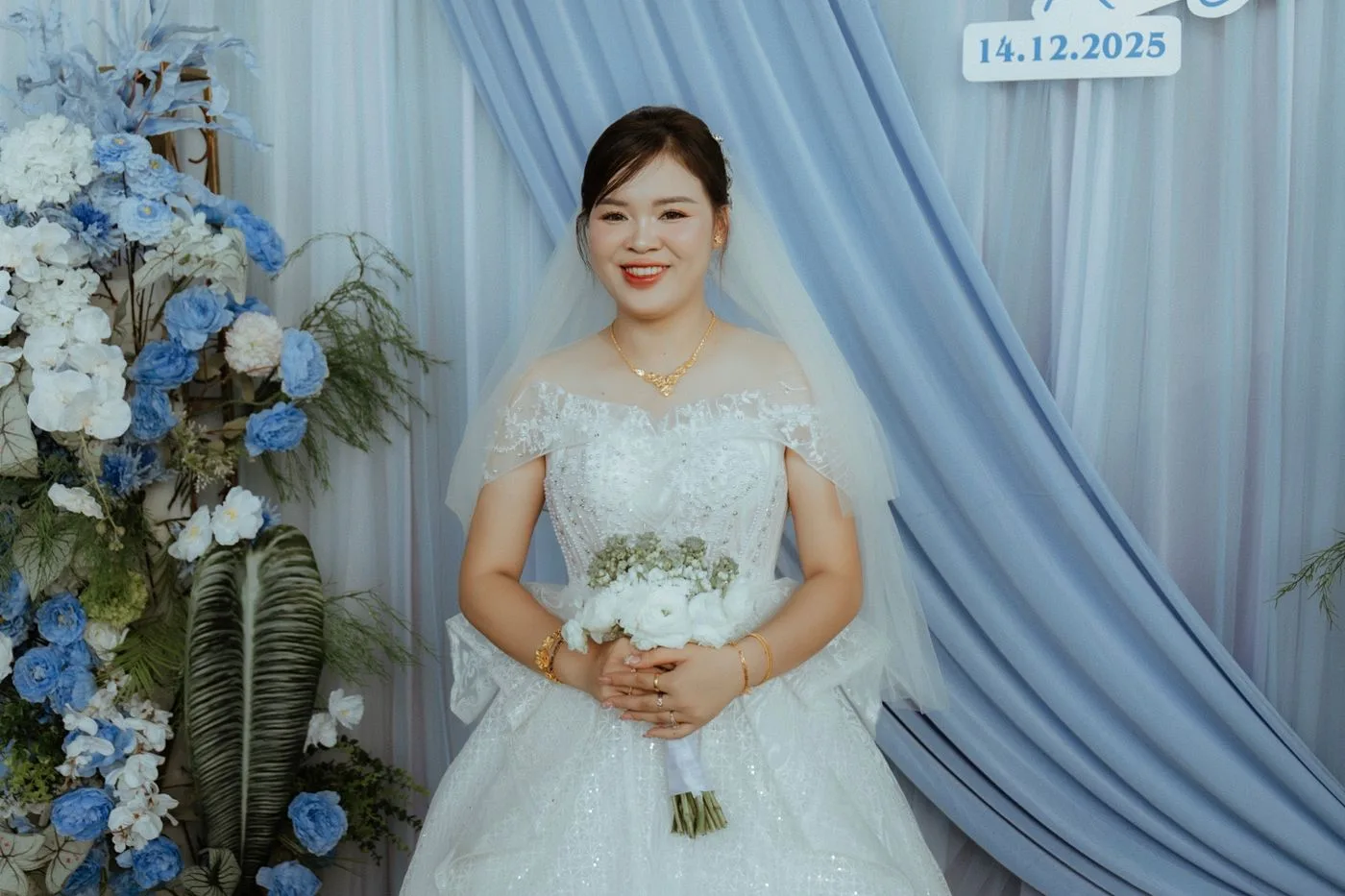 优雅新娘 手捧花束